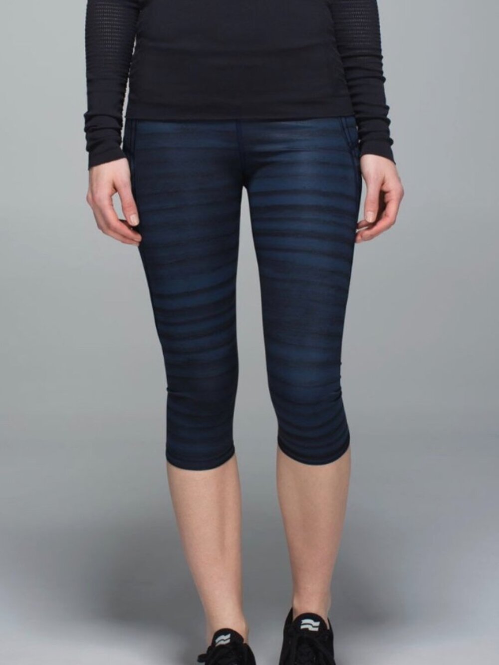 Lululemon Run Top Speed Crop 17" Sz 4